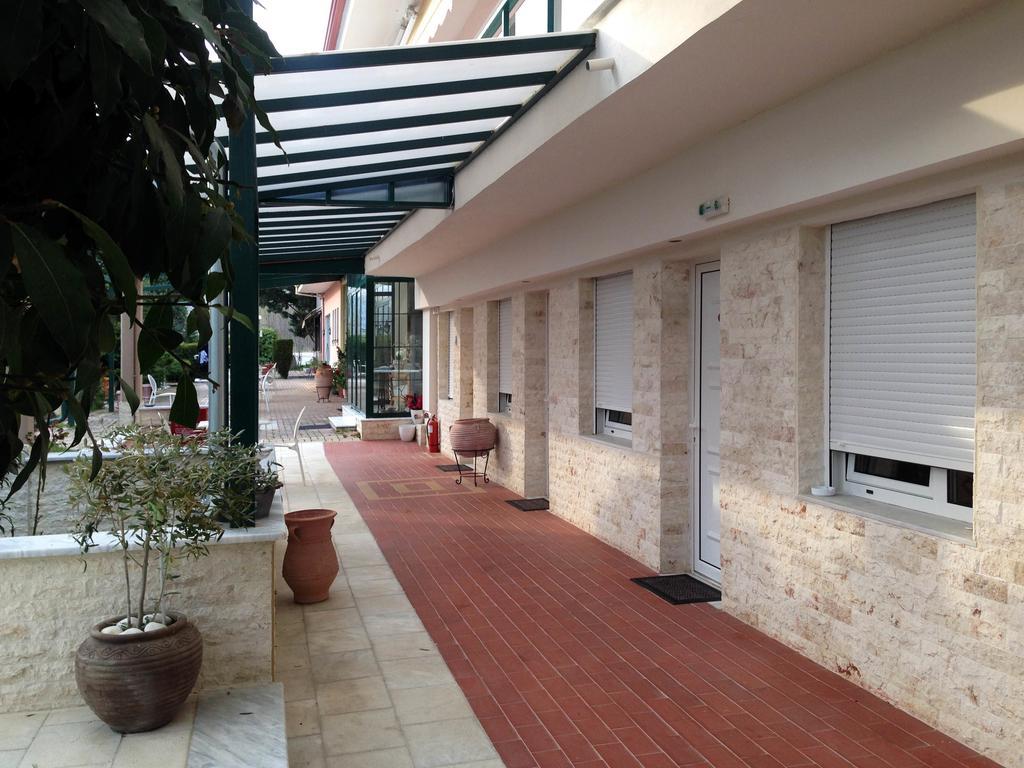 Hotel Galaxy Krepeni Экстерьер фото
